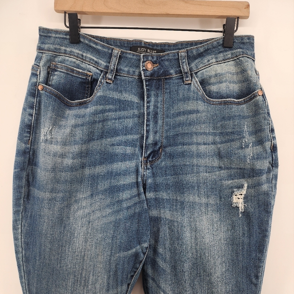 Judy Blue High Rise Boyfriend Fit Distressed Blue Jeans‎ Size 14W - Picture 3 of 11